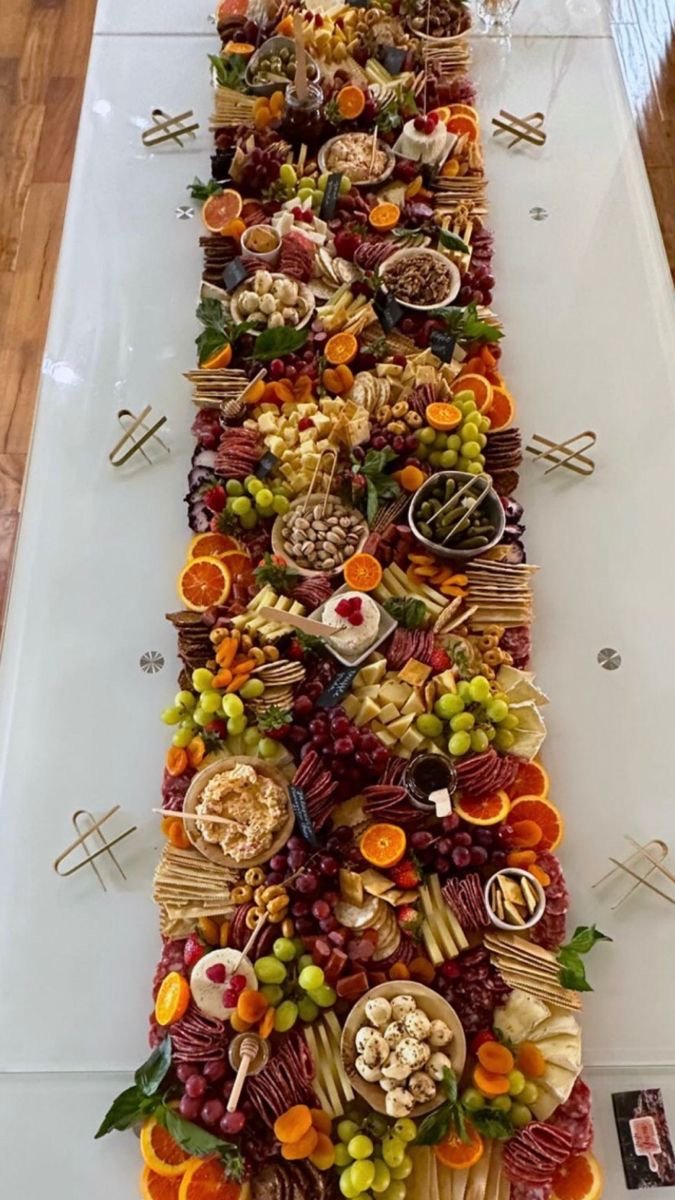 Charcuterie Board & Cheese Platters : How to Choose the Right Board in 2026